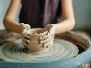 kids pottery holiday classes