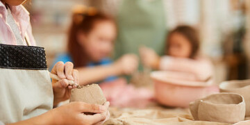 a session of school pottery program